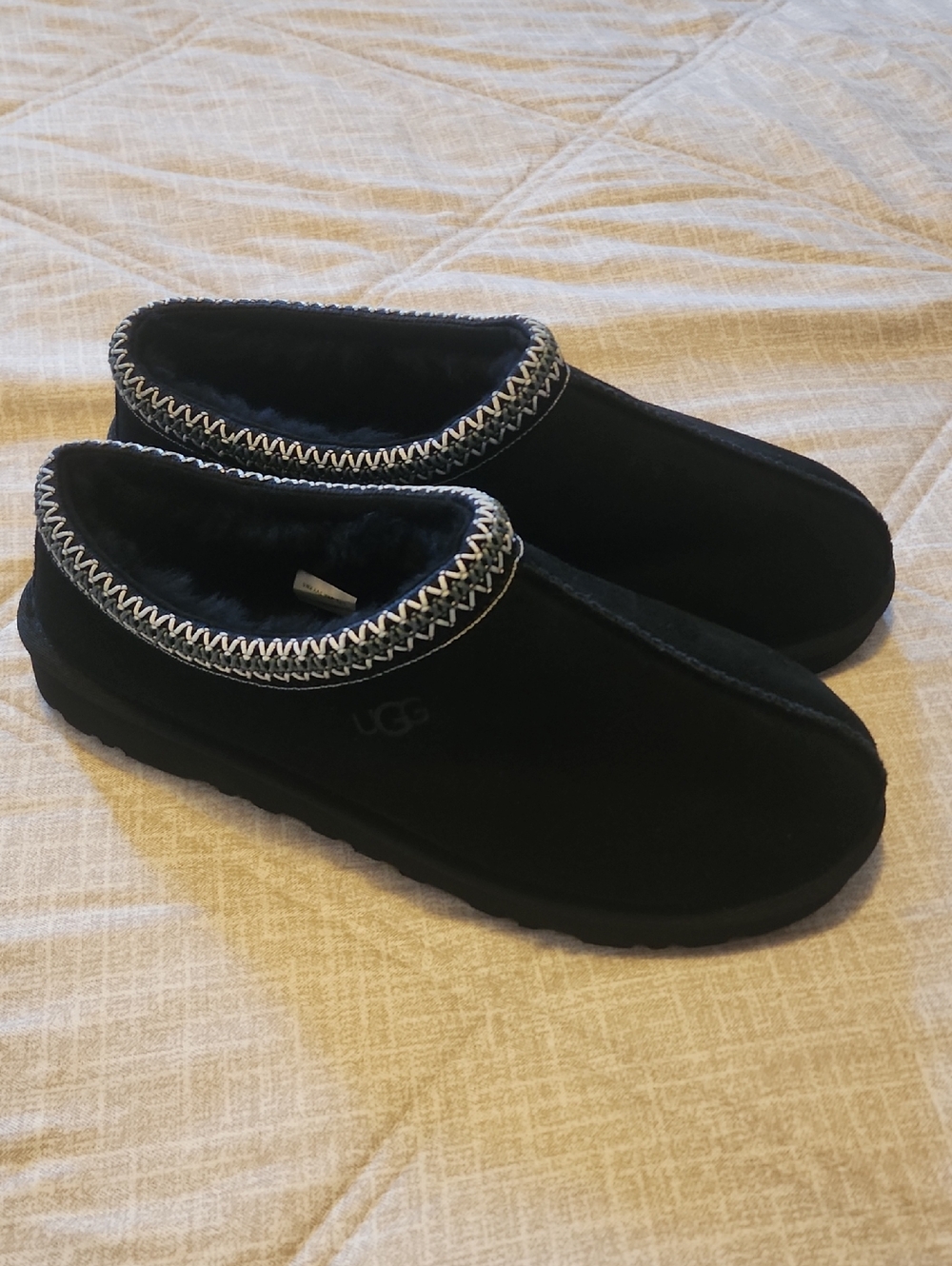 UGG Black Tasman